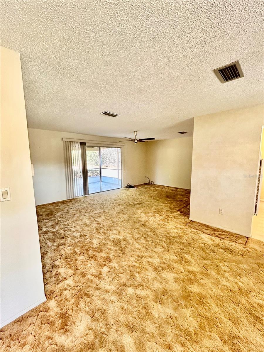 Image 21 of 38 For 3915 139th Street Road