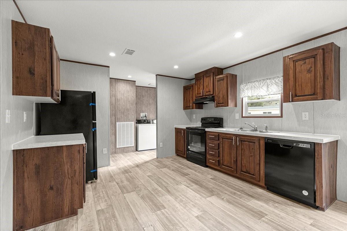 Image 11 of 41 For 9160 31st Avenue Road