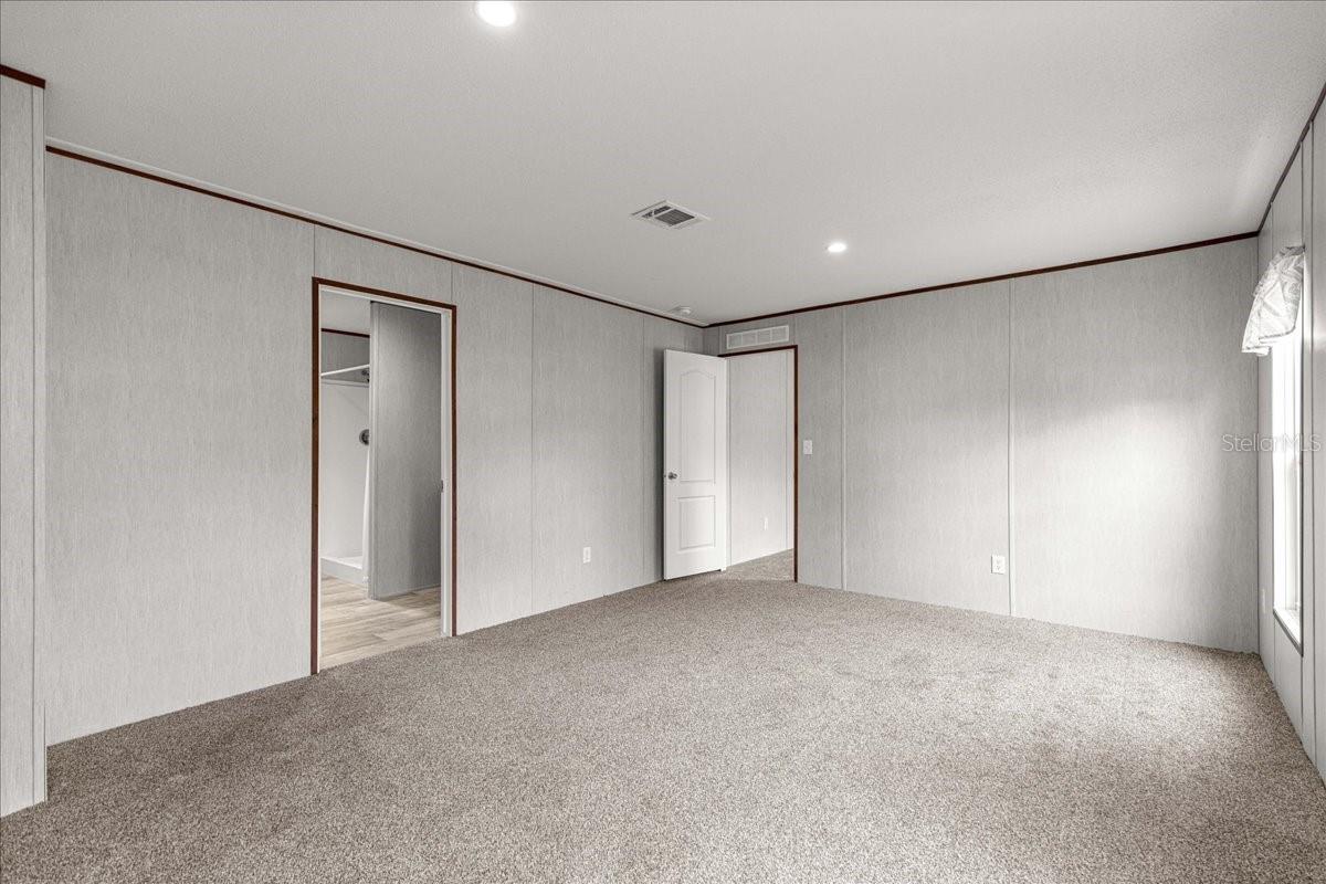 Image 14 of 41 For 9160 31st Avenue Road