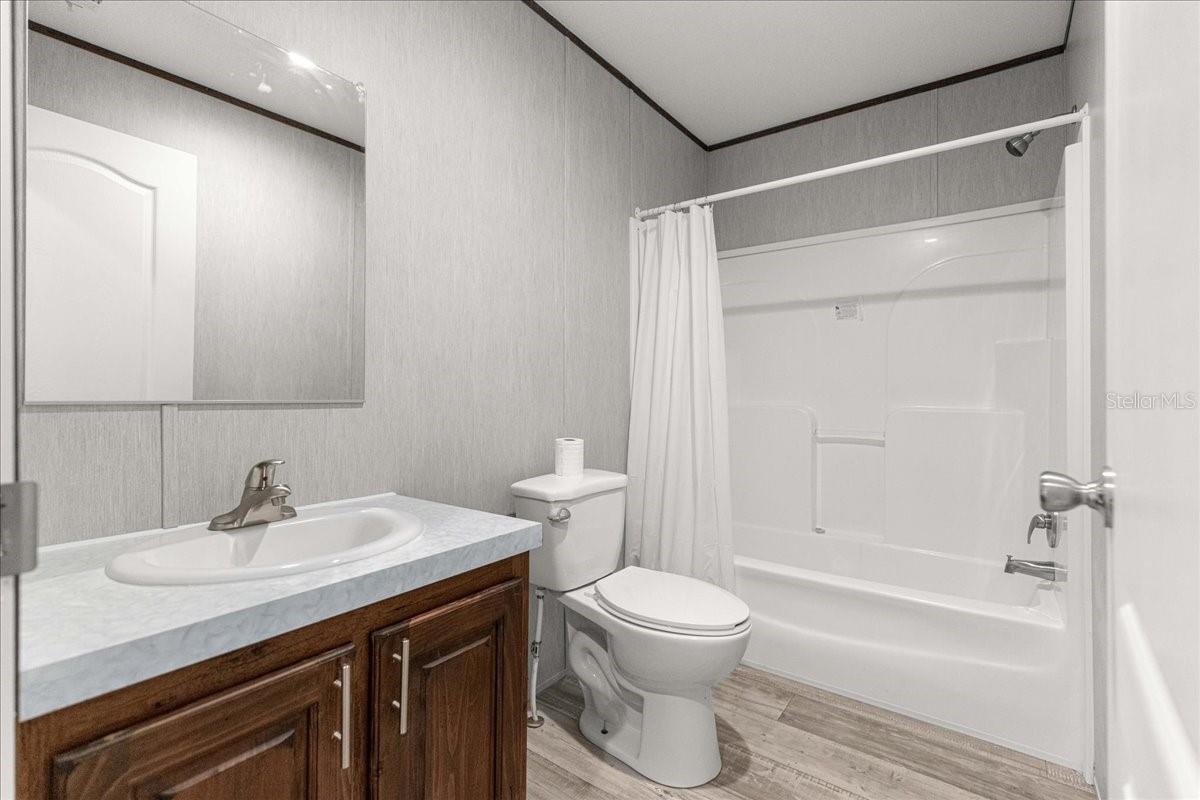 Image 24 of 41 For 9160 31st Avenue Road