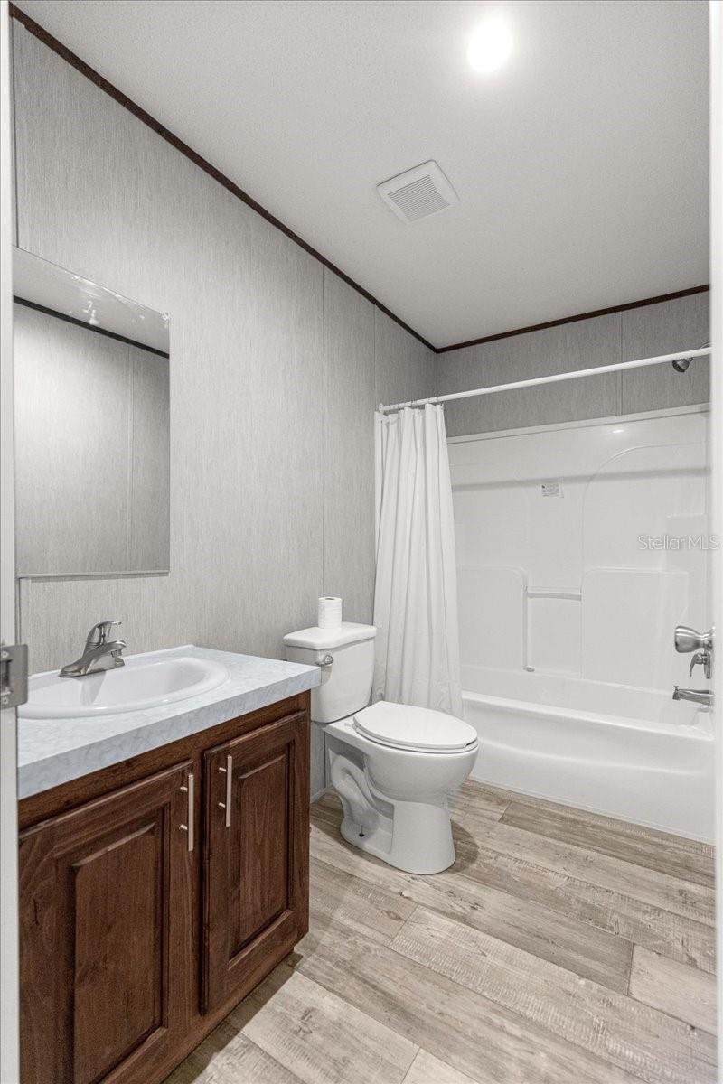 Image 25 of 41 For 9160 31st Avenue Road