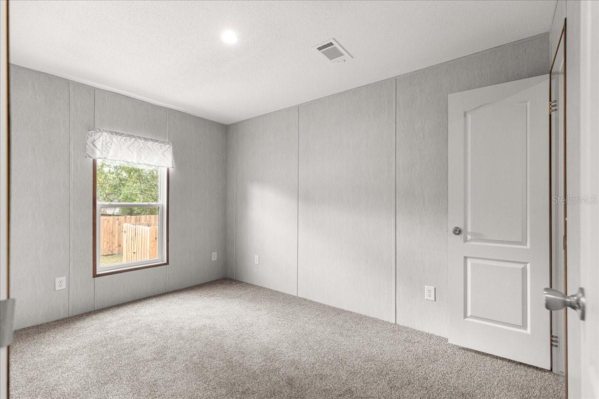 Image 26 of 41 For 9160 31st Avenue Road