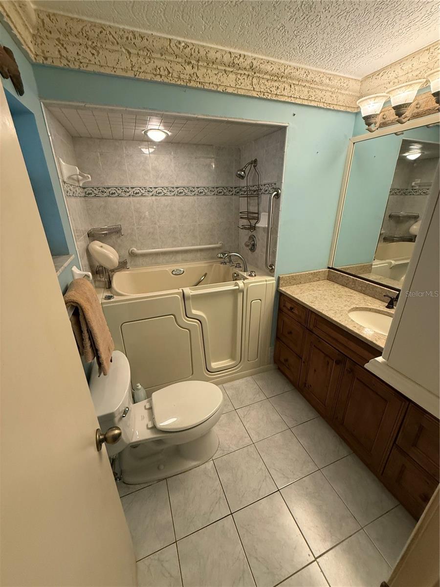 Image 25 of 37 For 3463 18th Place