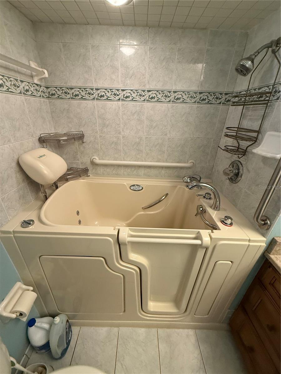 Image 26 of 37 For 3463 18th Place