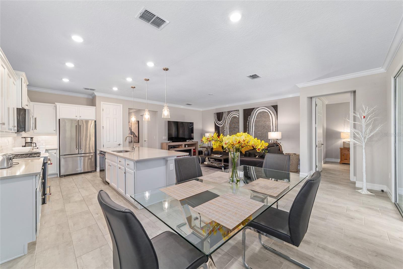 Image 18 of 85 For 3384 54th Court