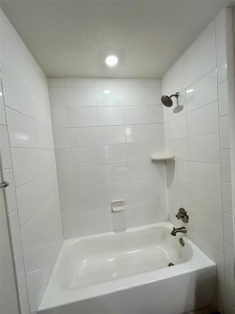 Image 17 of 28 For 1586 Gainsboro Lane