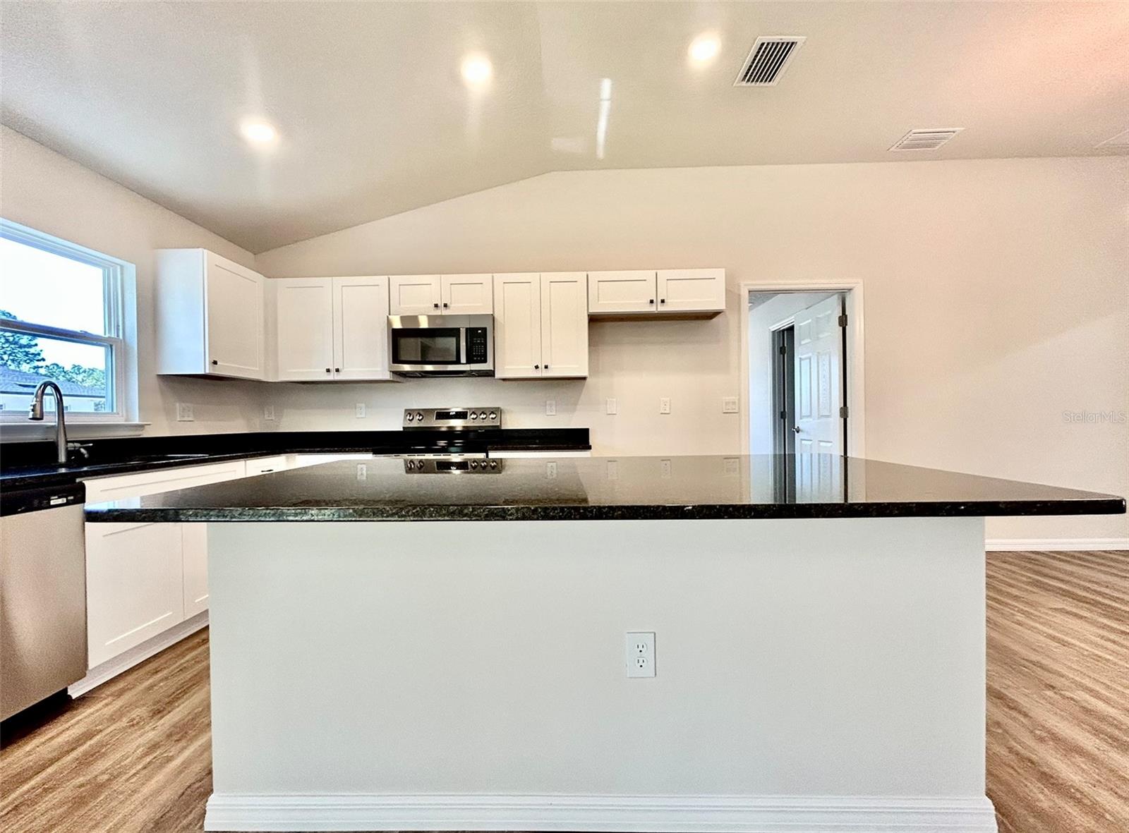 Image 7 of 28 For 1586 Gainsboro Lane