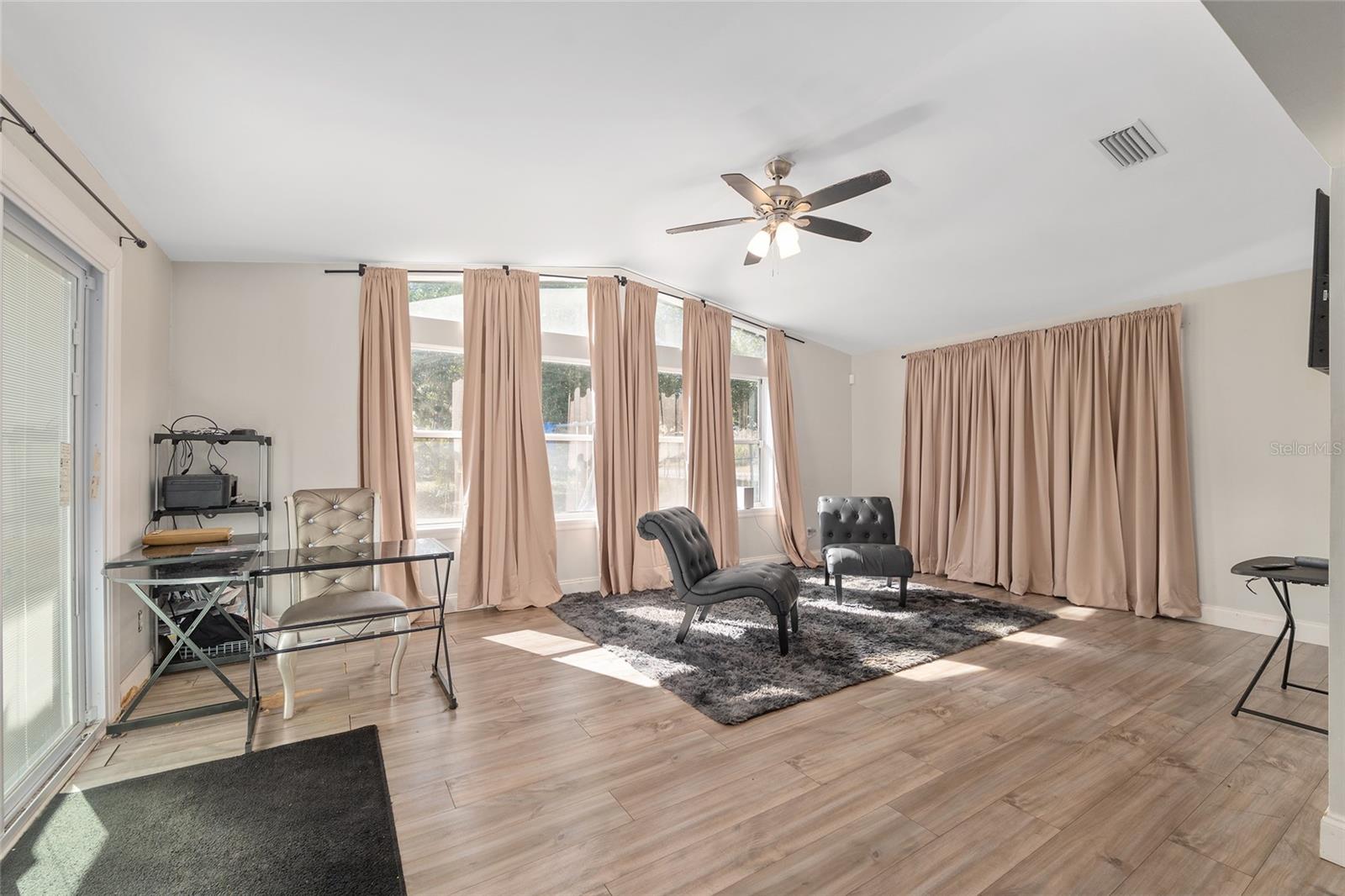 Image 17 of 49 For 1505 19th Lane