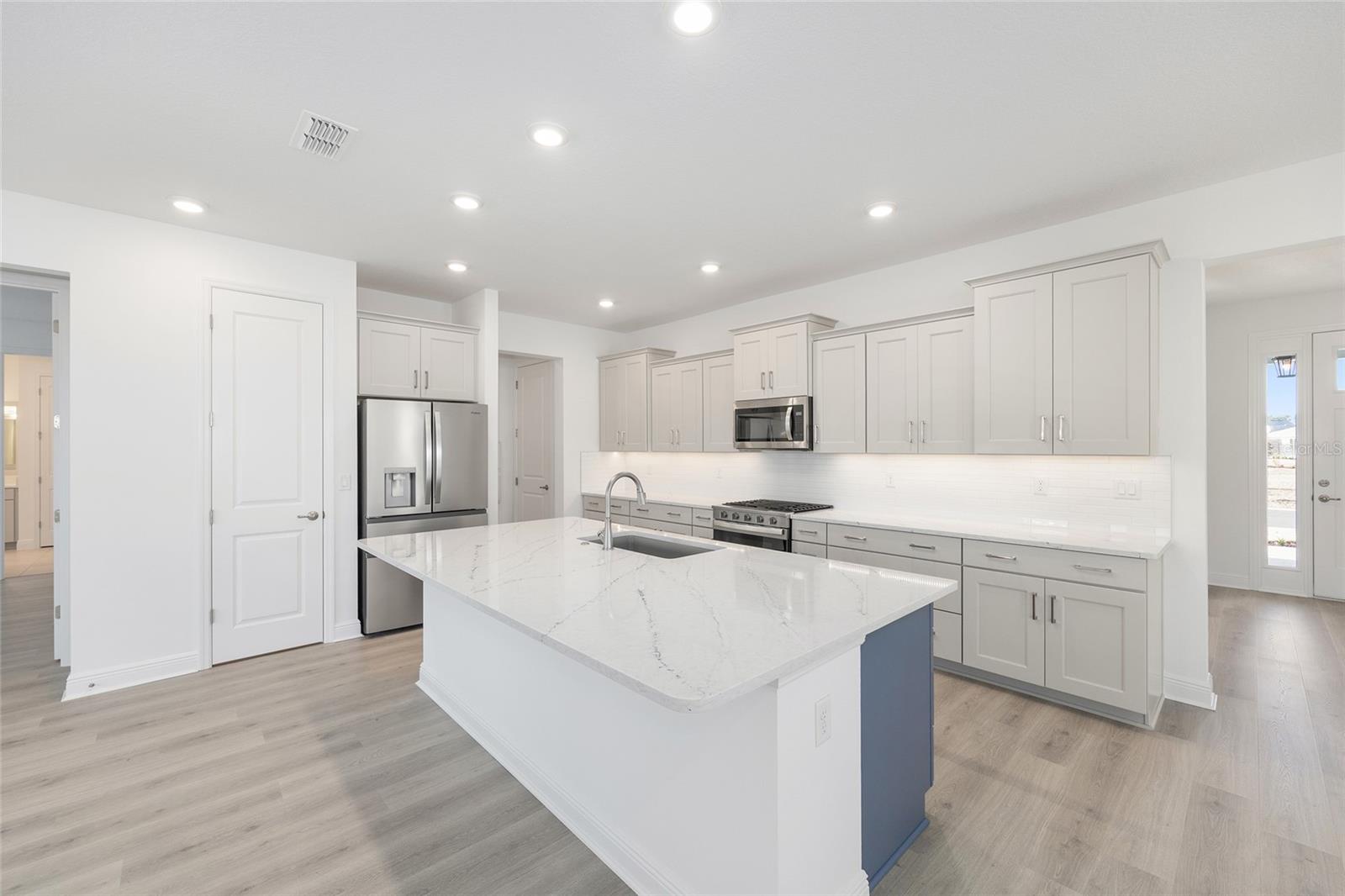 Image 17 of 39 For 10563 101st Lane Road