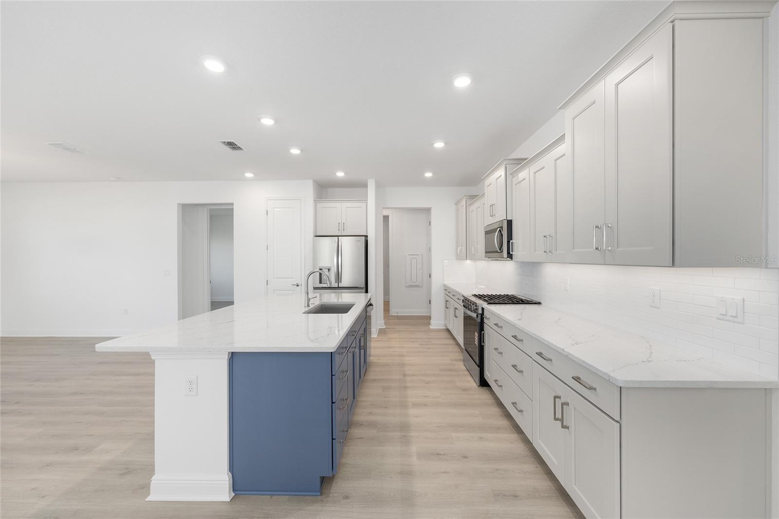 Image 18 of 39 For 10563 101st Lane Road