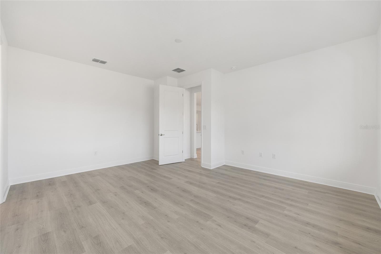 Image 21 of 39 For 10563 101st Lane Road