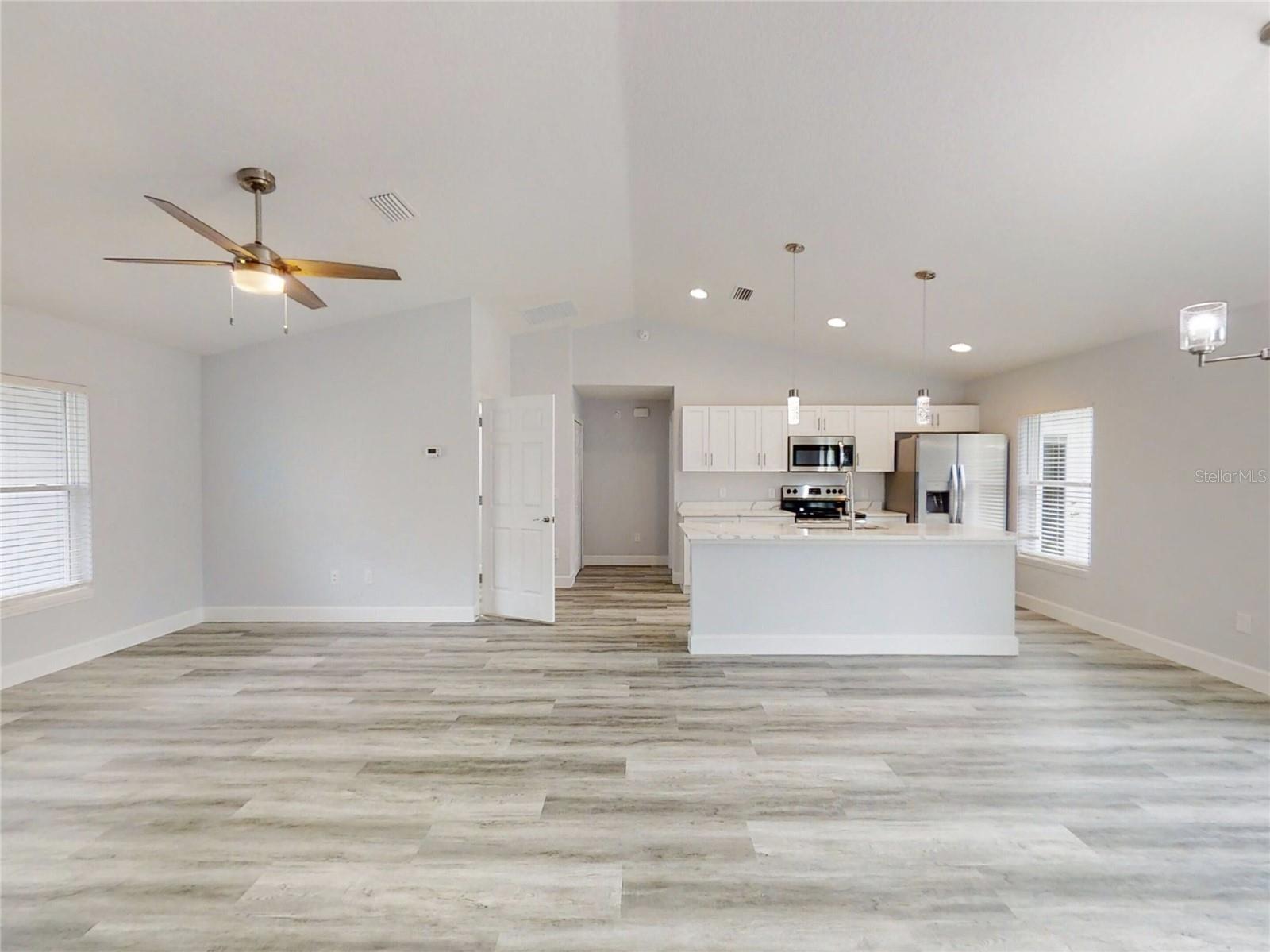 Image 4 of 10 For 3022 168th Loop