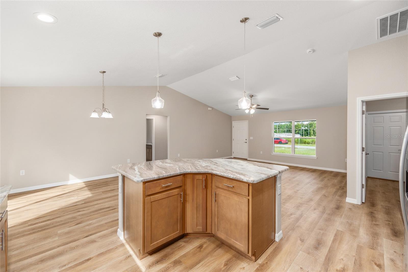 Image 11 of 23 For 5676 Summerfield Point