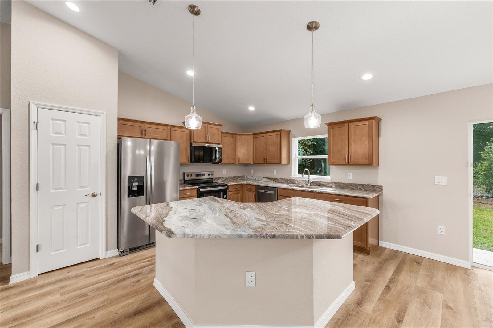 Image 9 of 23 For 5676 Summerfield Point