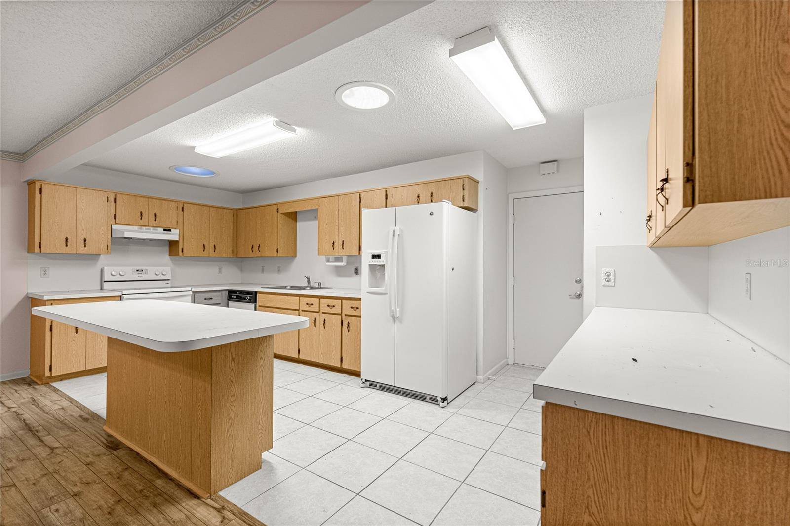 Image 20 of 38 For 8540 90th Place A