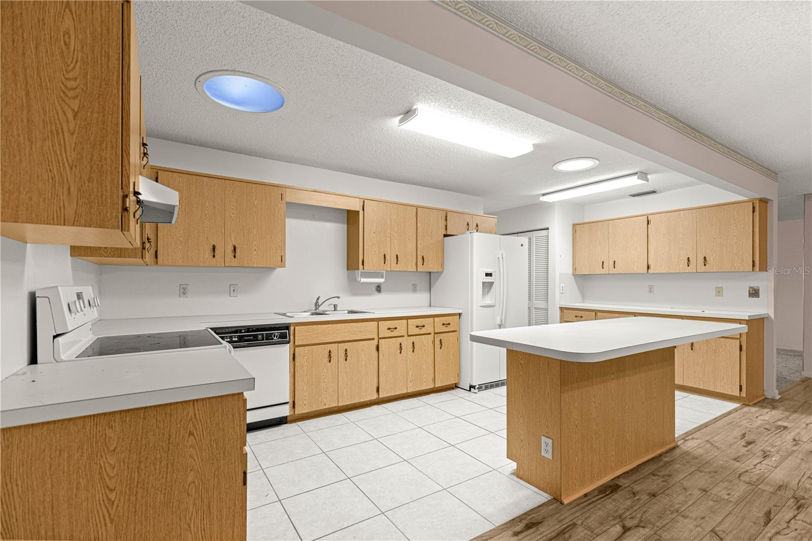 Image 21 of 38 For 8540 90th Place A