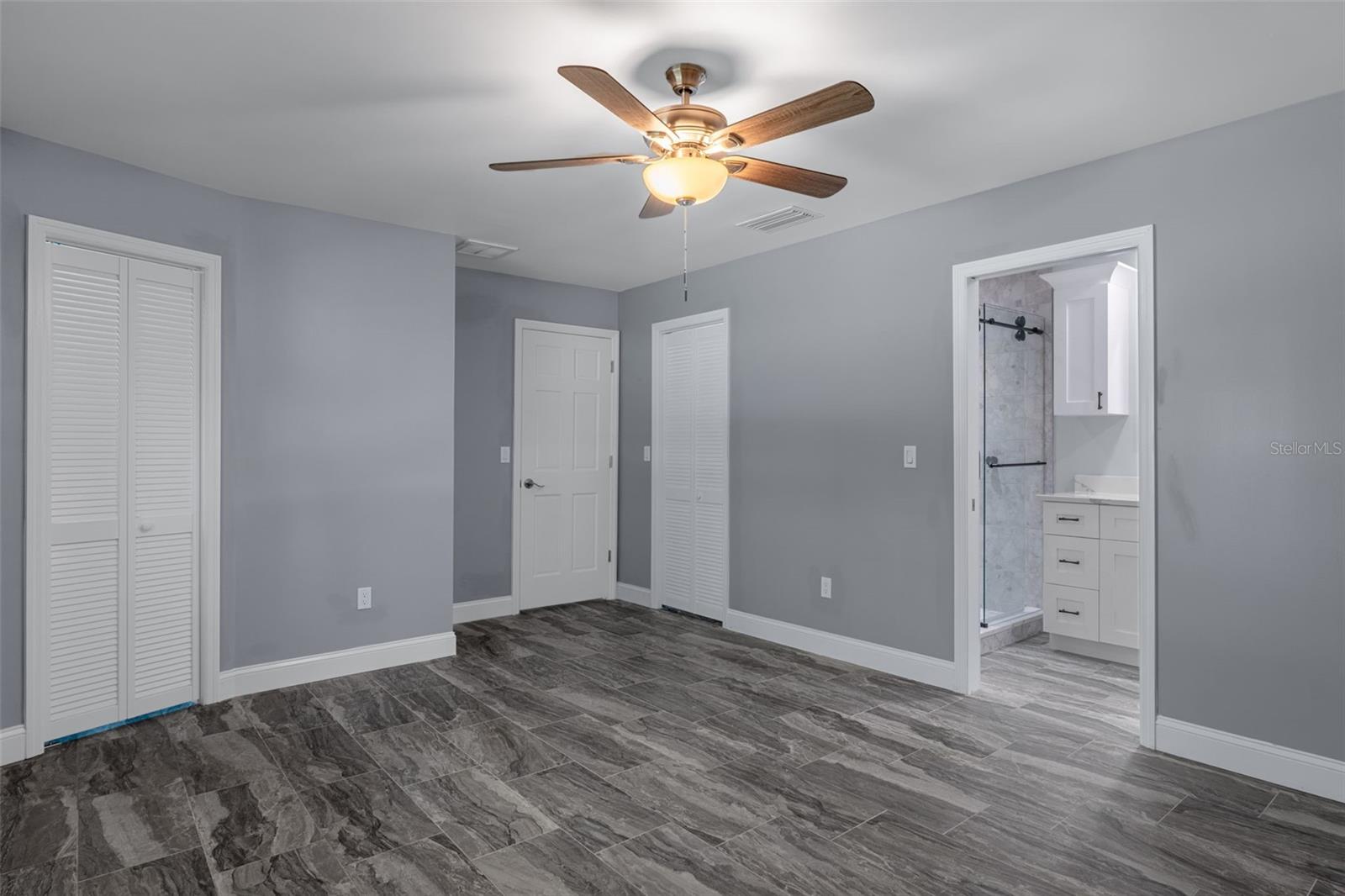 Image 15 of 51 For 11870 Riverhaven Drive