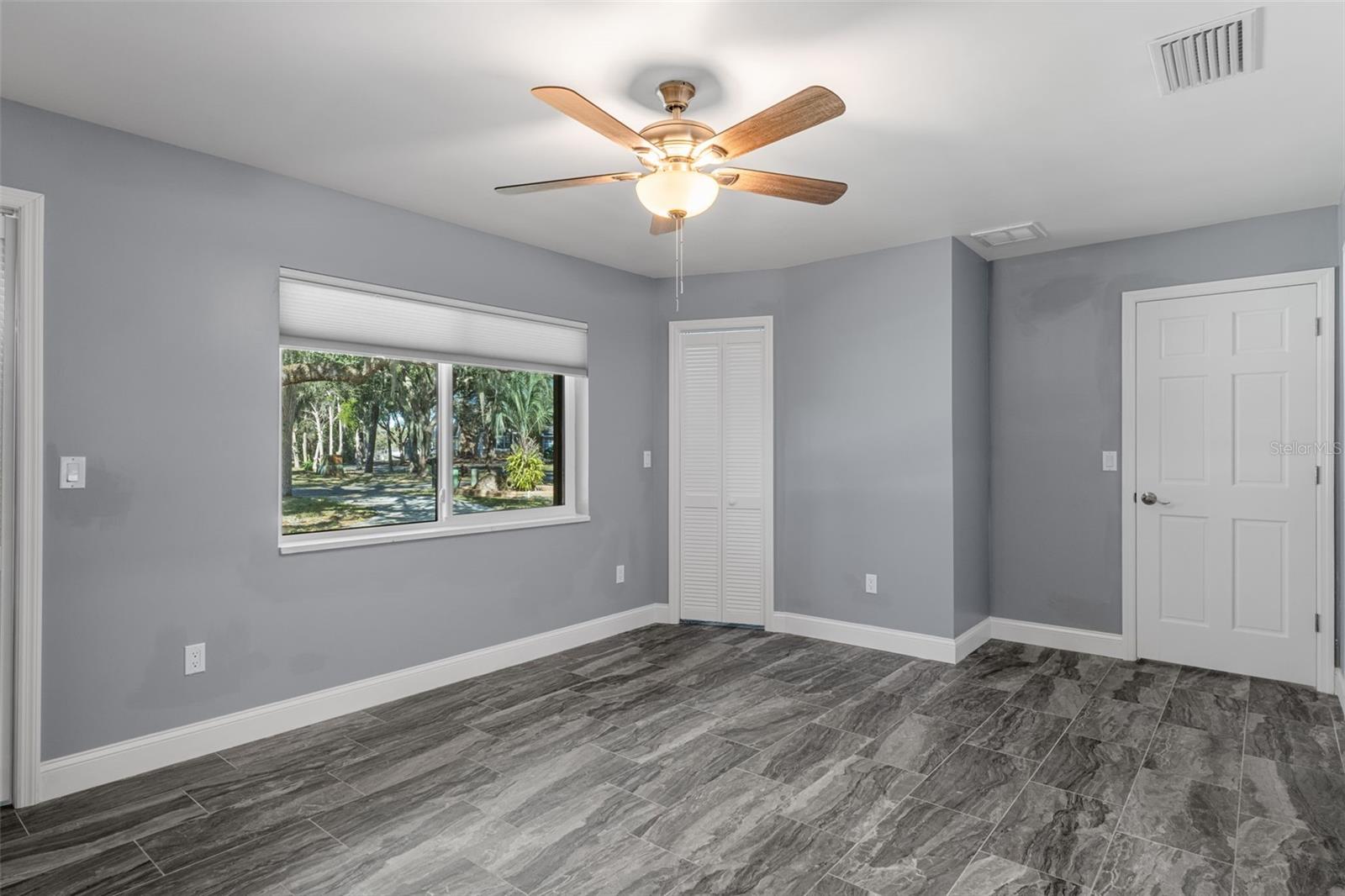 Image 21 of 51 For 11870 Riverhaven Drive