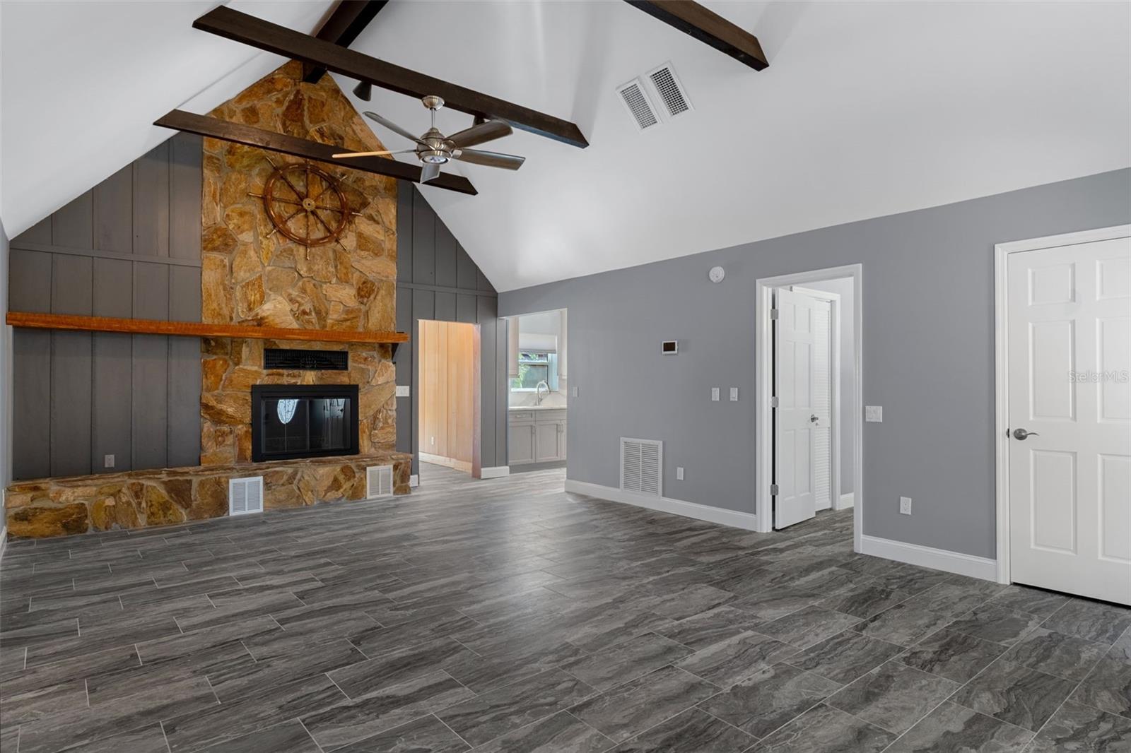 Image 3 of 51 For 11870 Riverhaven Drive