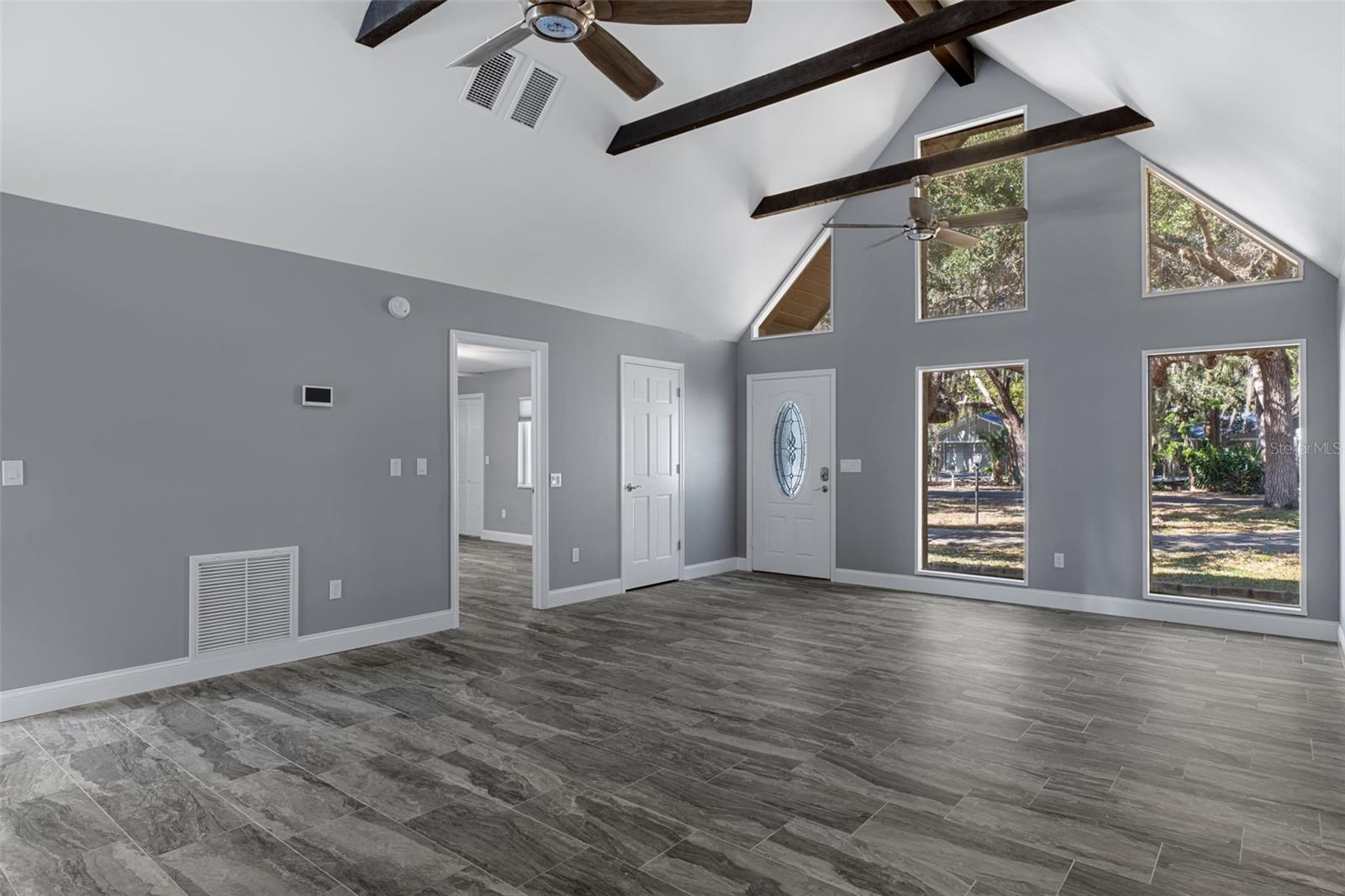 Image 4 of 51 For 11870 Riverhaven Drive