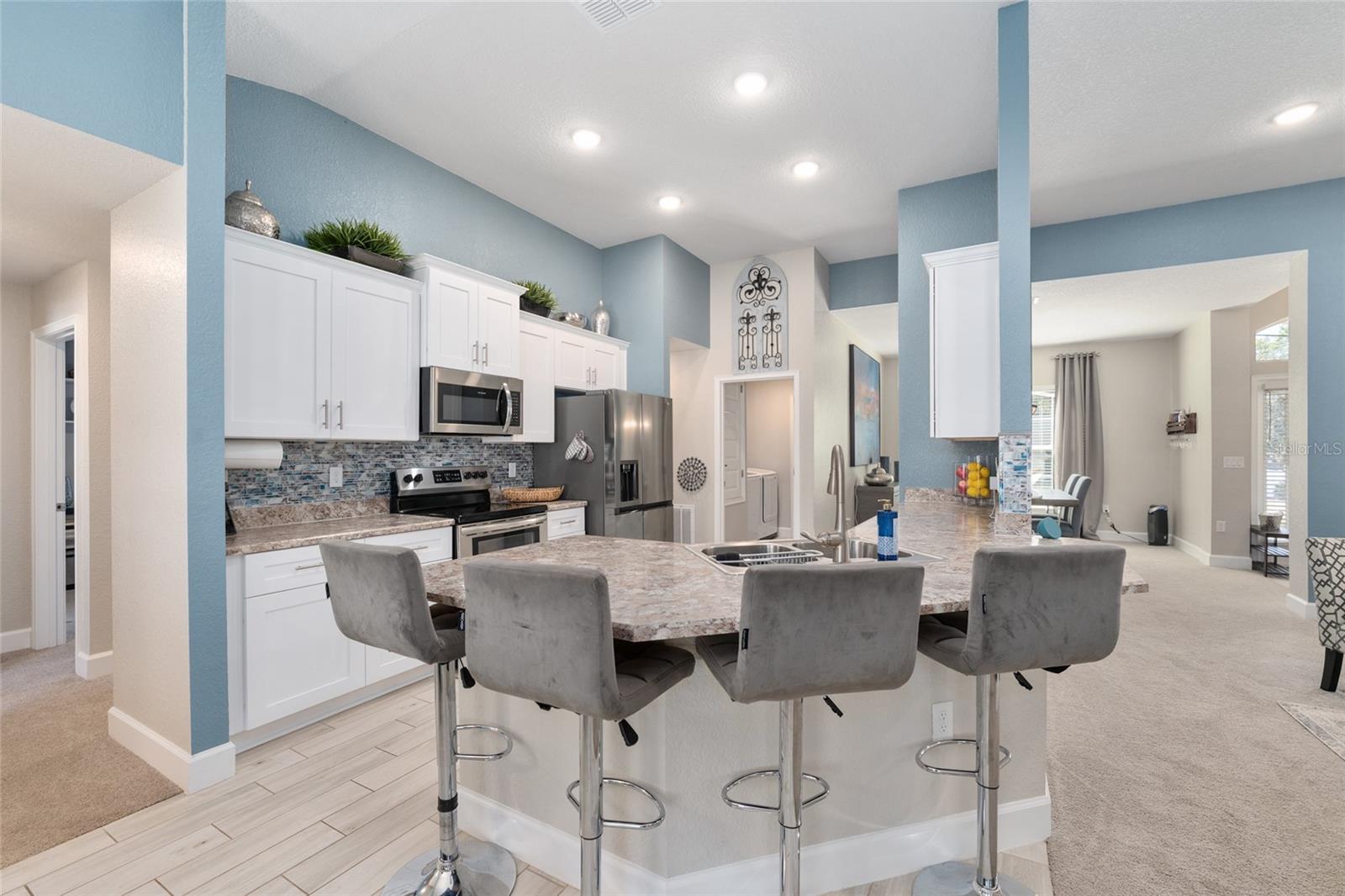 Image 20 of 59 For 101 42nd Place