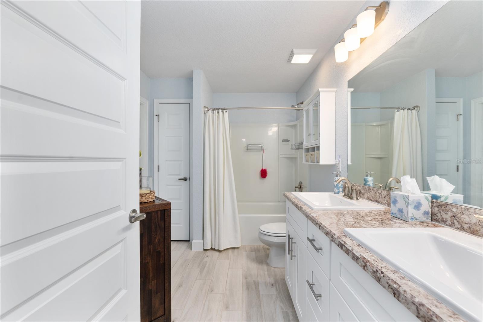 Image 39 of 59 For 101 42nd Place