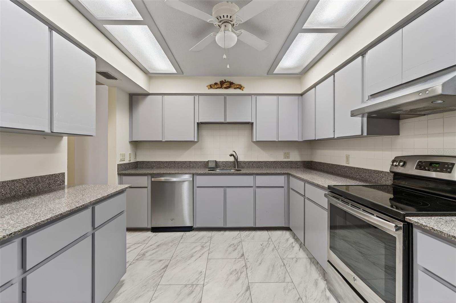 Image 16 of 48 For 2026 Forest Drive