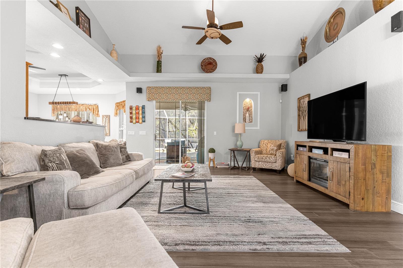 Image 6 of 56 For 10100 Wayland Avenue