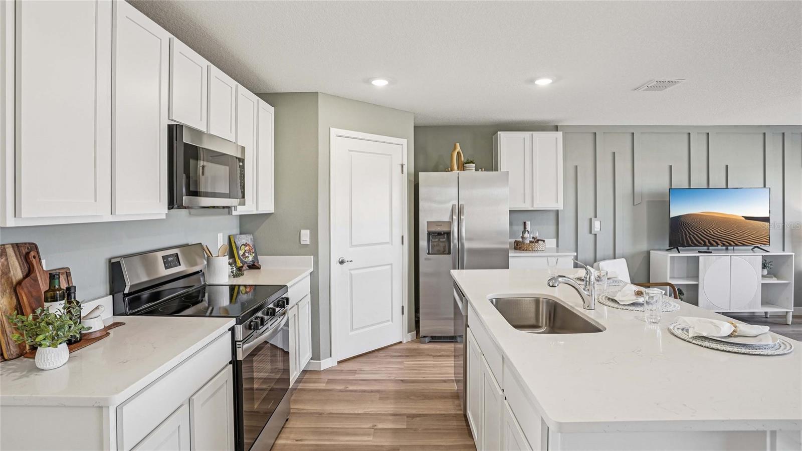 Image 4 of 25 For 2122 28th Place