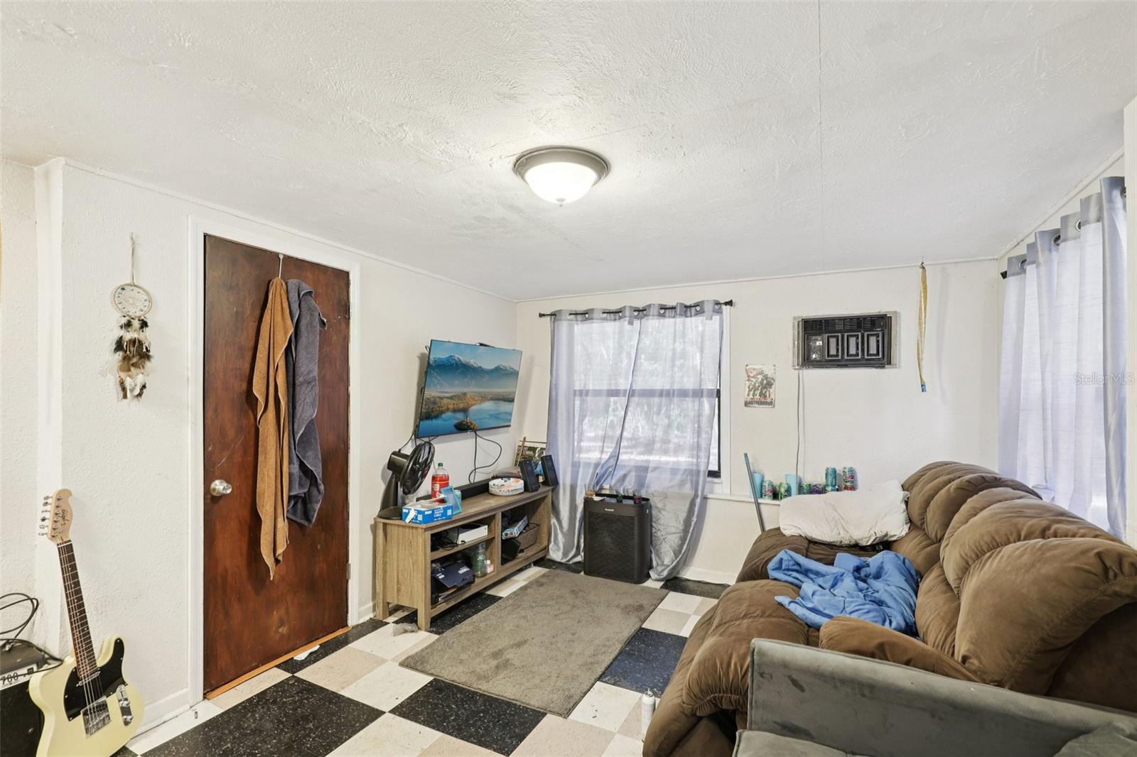 Image 21 of 30 For 547 58th Street