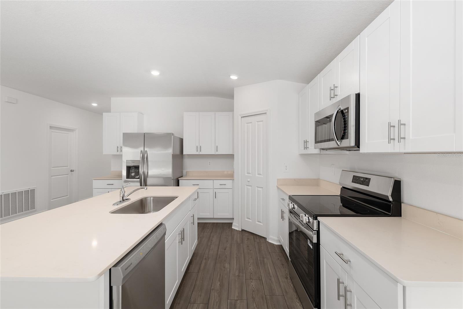 Image 15 of 54 For 1256 48th Terrace