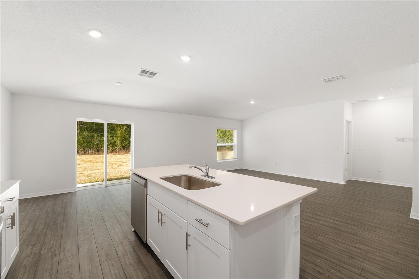 Image 20 of 54 For 1256 48th Terrace