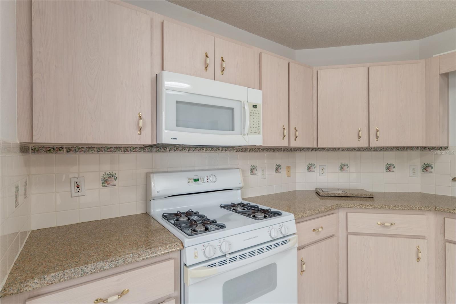 Image 21 of 51 For 9671 97th Street