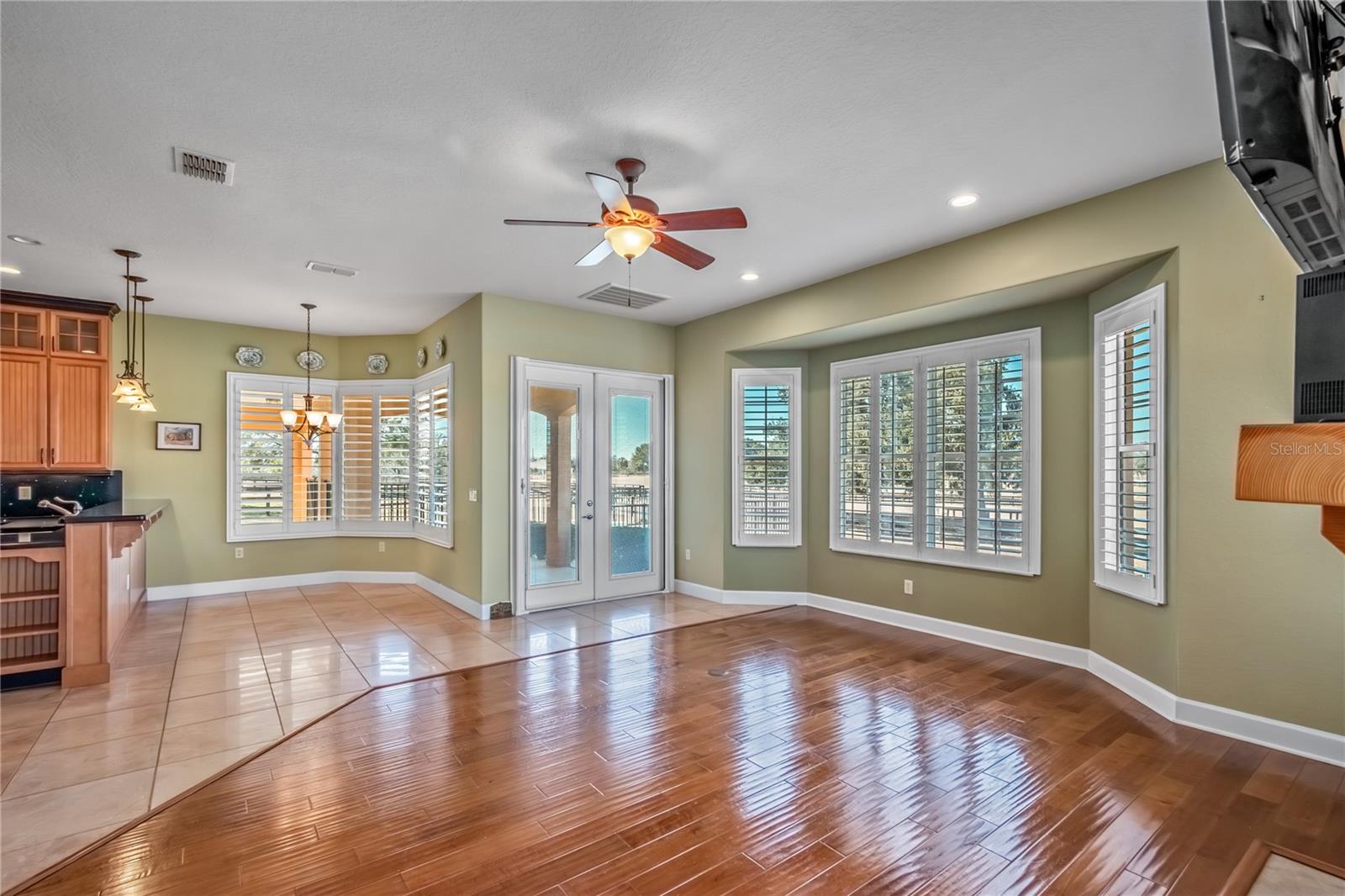 Image 32 of 76 For 12610 Gainesville Road