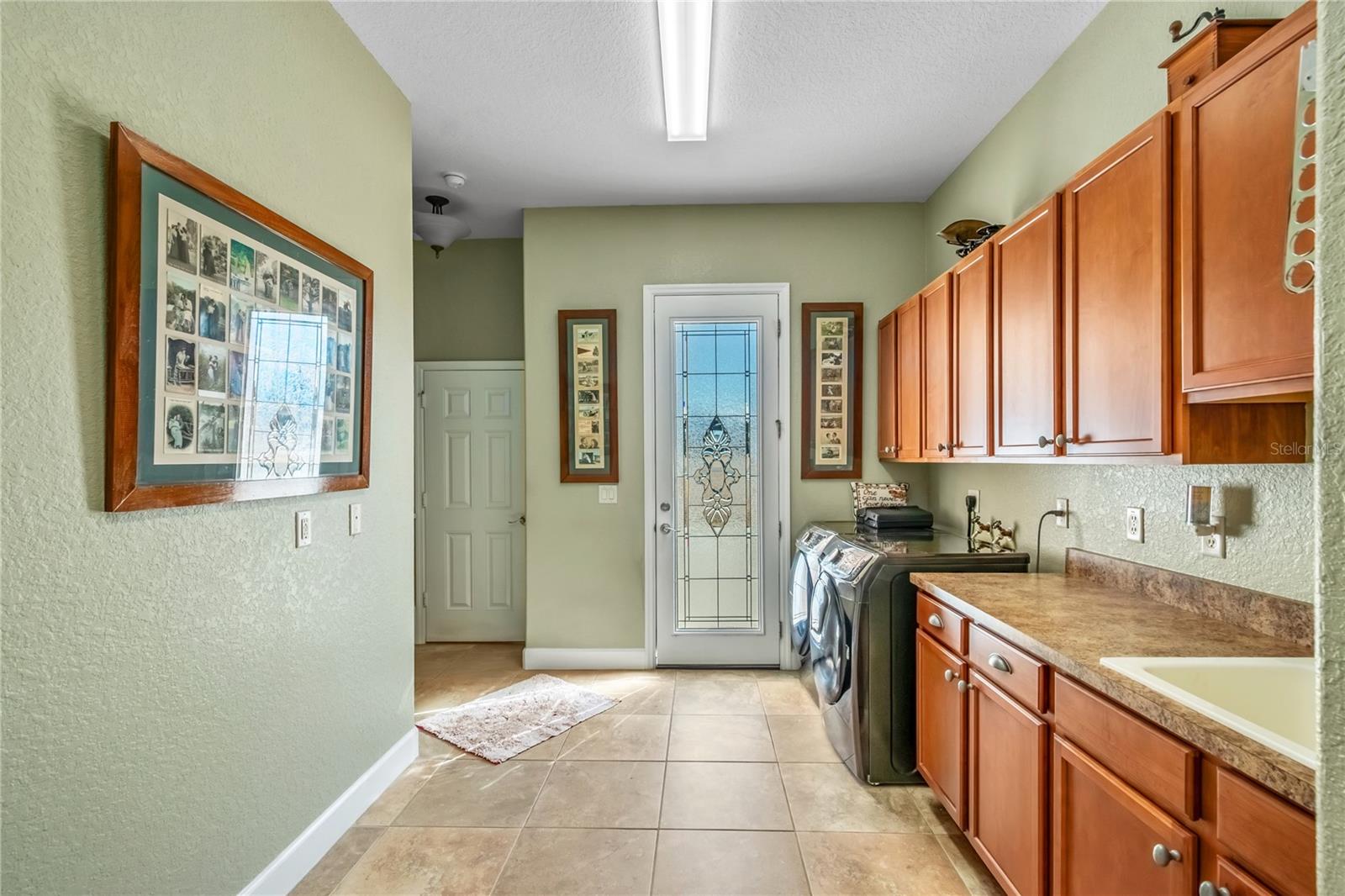 Image 40 of 76 For 12610 Gainesville Road