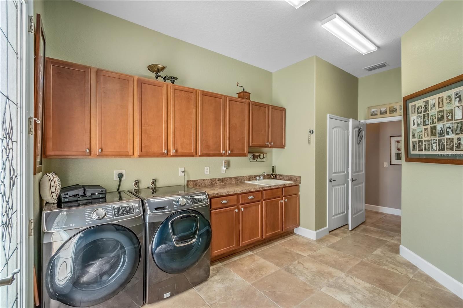 Image 41 of 76 For 12610 Gainesville Road