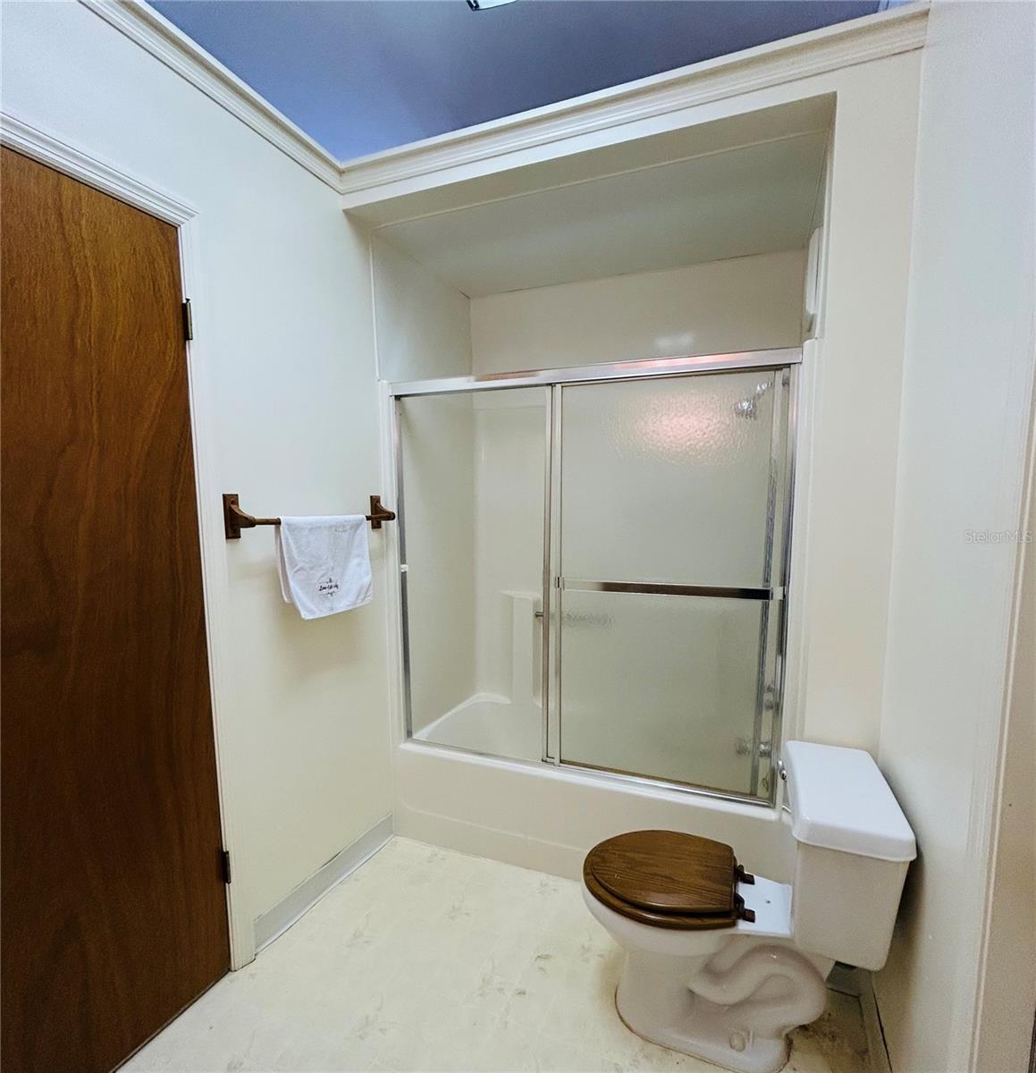 Image 17 of 33 For 9130 72nd Avenue