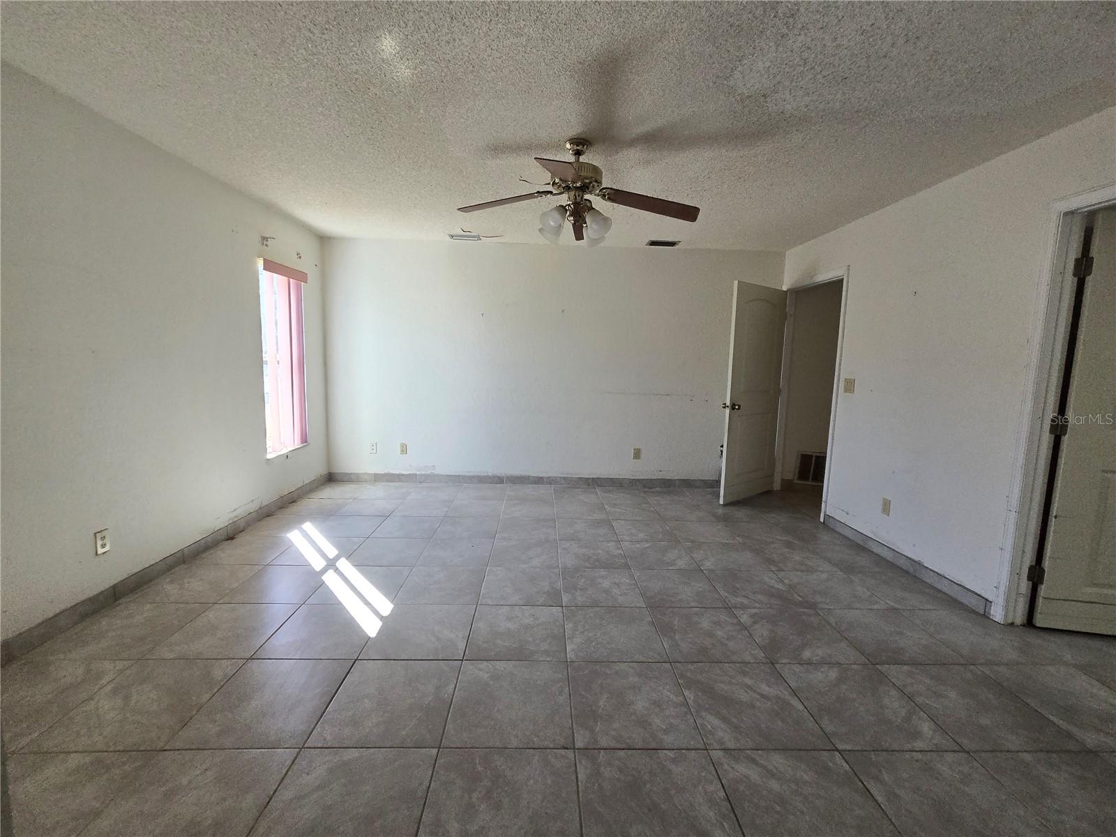 Image 21 of 31 For 2288 Evenglow Avenue