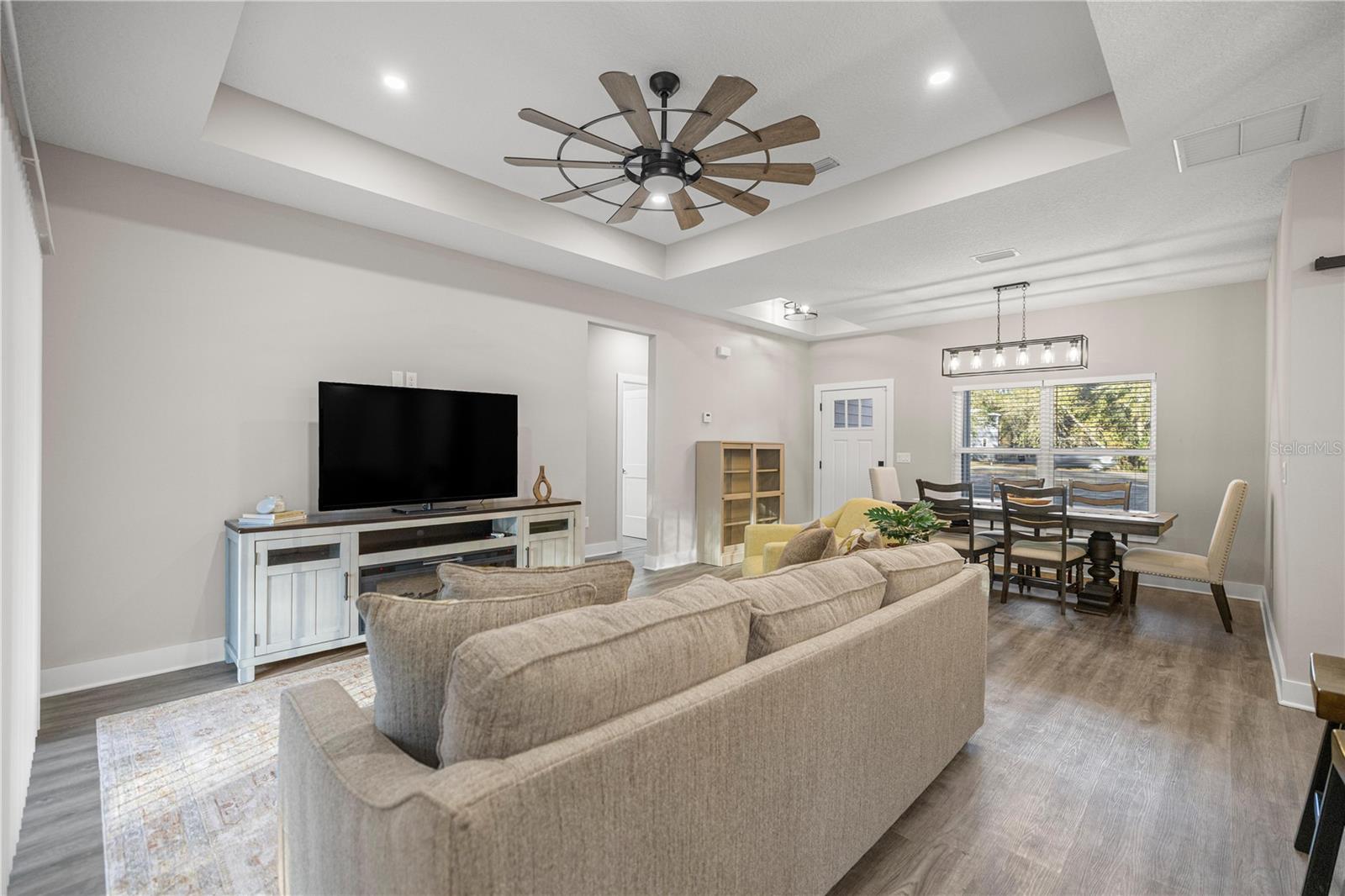 Image 14 of 33 For 5497 Laredo Street