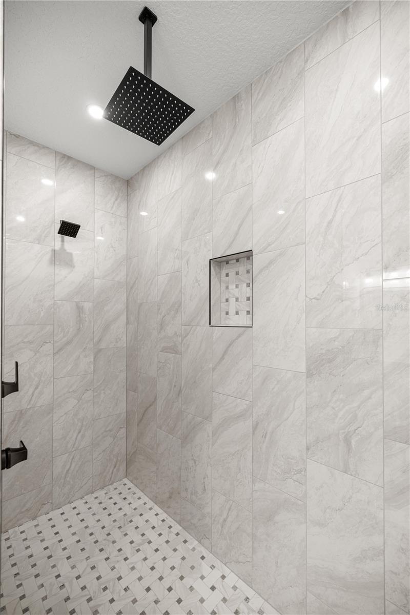 Image 21 of 33 For 5497 Laredo Street