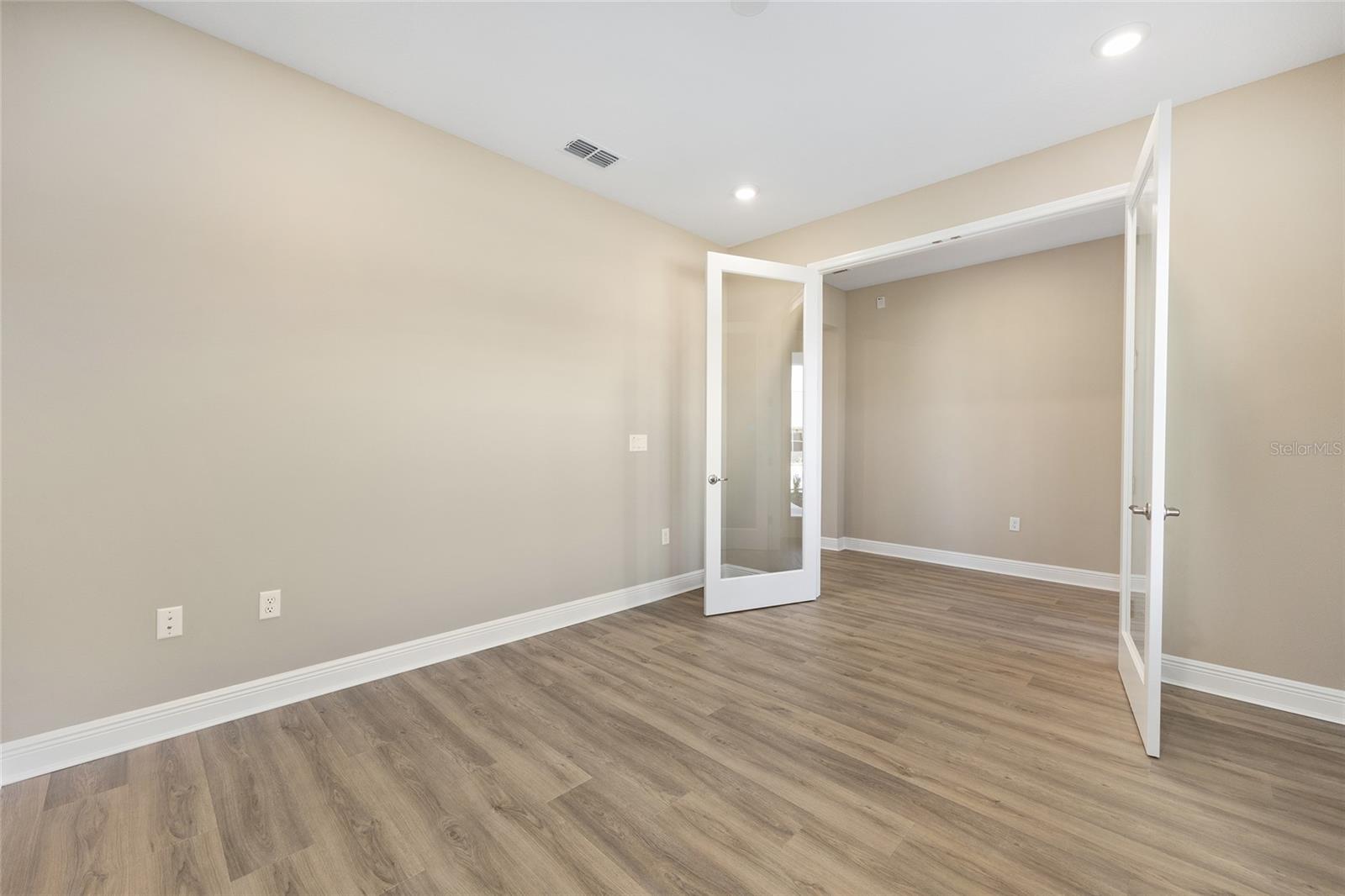 Image 11 of 40 For 10020 106th Circle