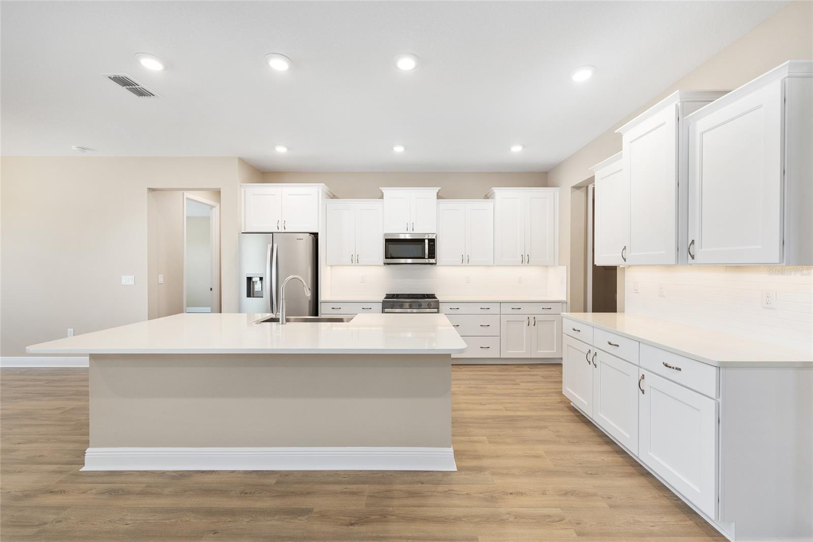 Image 20 of 40 For 10020 106th Circle