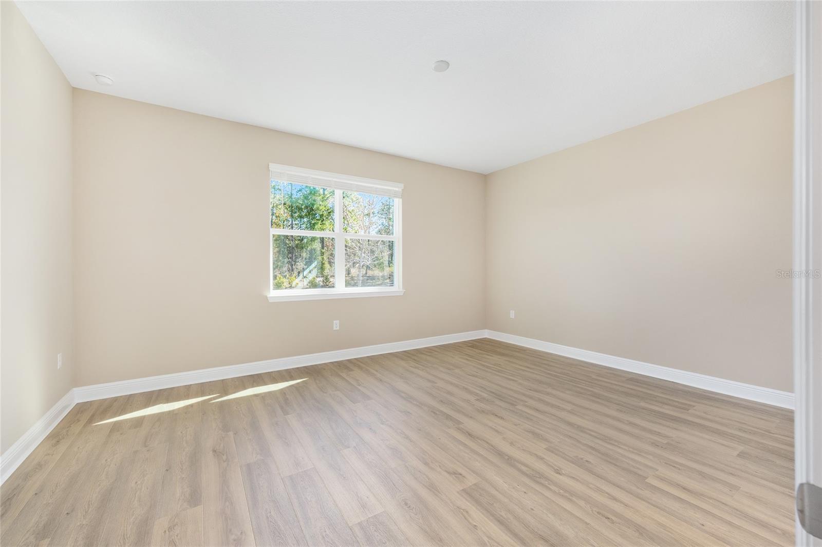 Image 22 of 40 For 10020 106th Circle