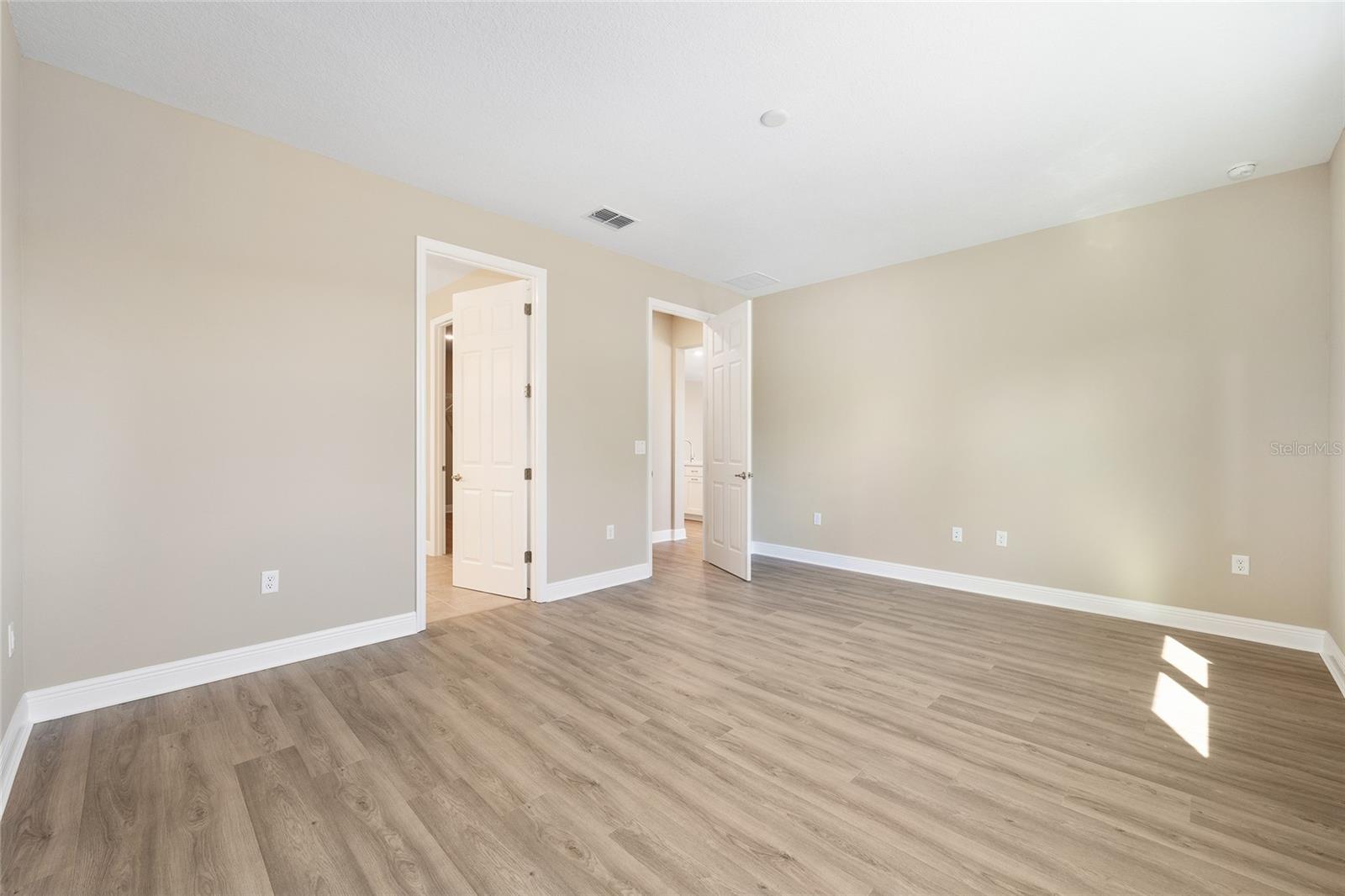 Image 23 of 40 For 10020 106th Circle