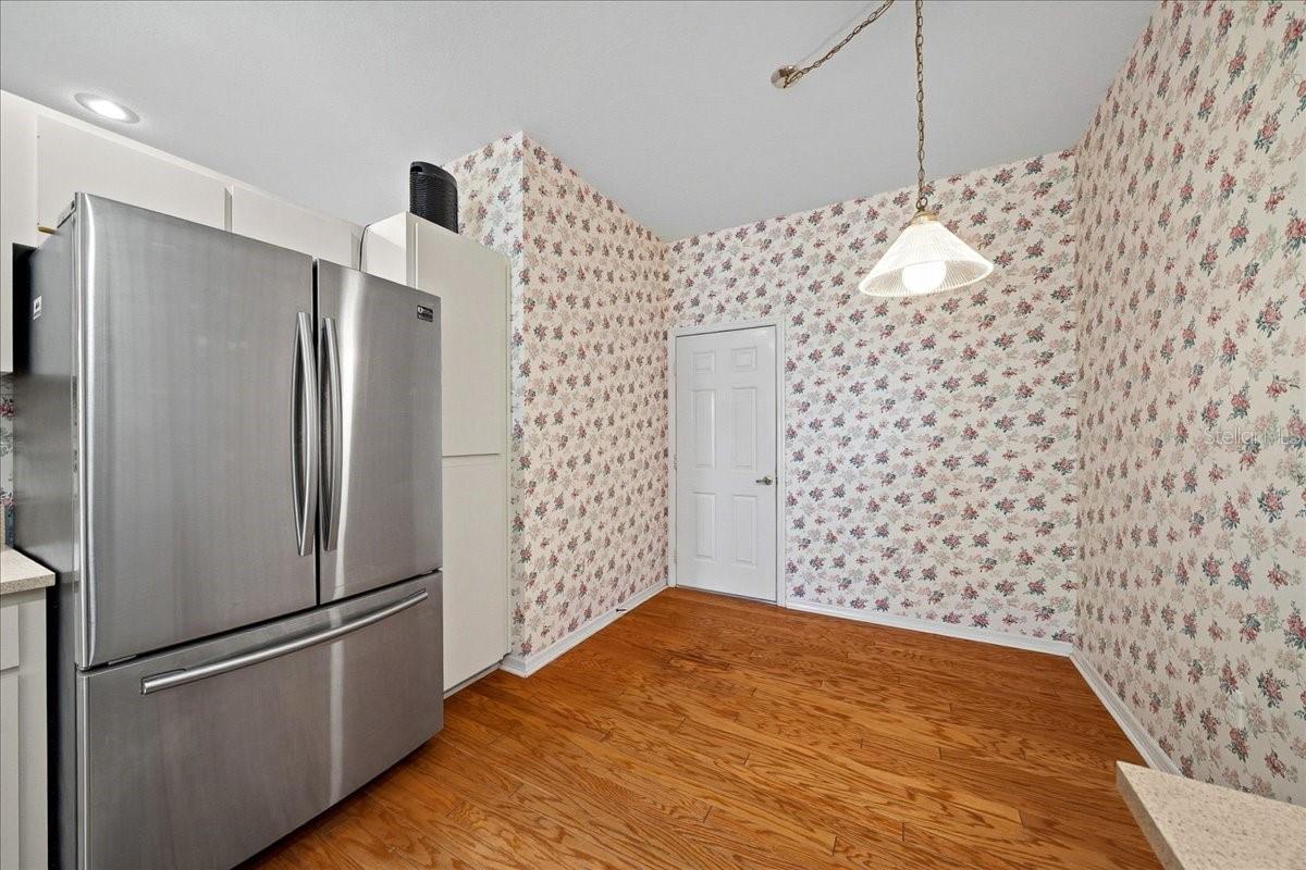 Image 11 of 36 For 6818 Queensbury Lane