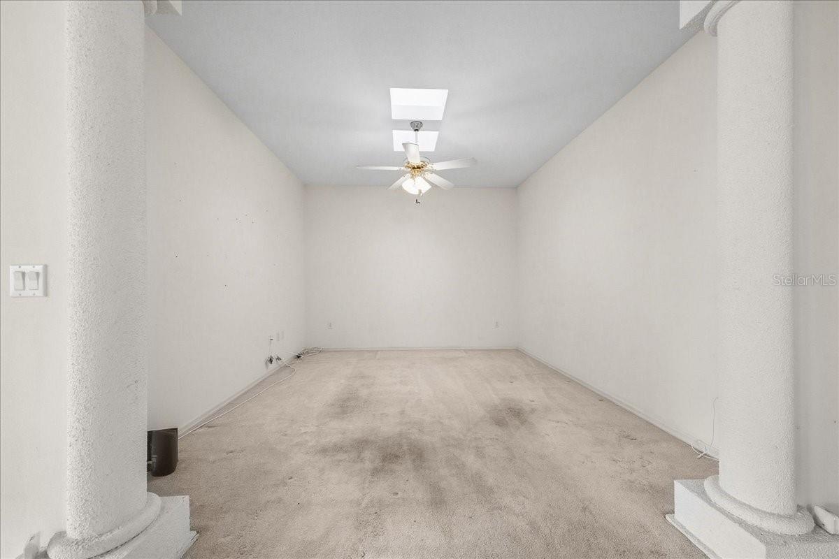 Image 21 of 36 For 6818 Queensbury Lane