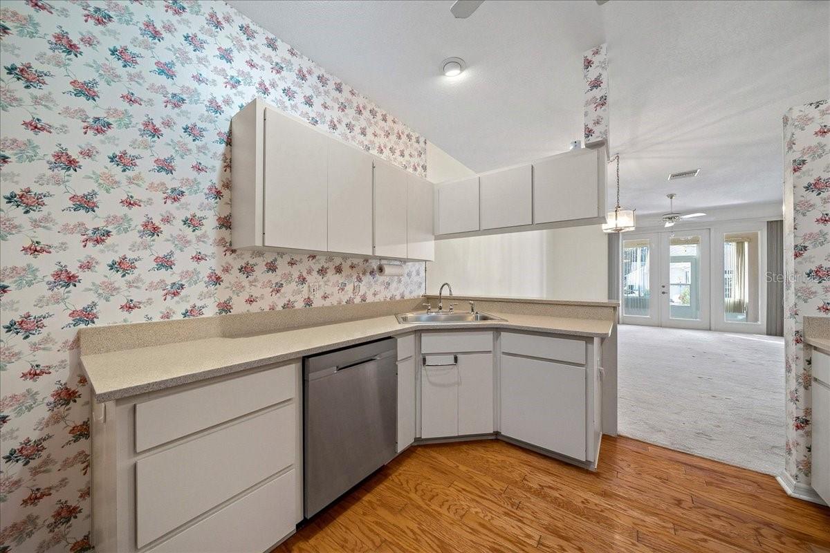 Image 7 of 36 For 6818 Queensbury Lane