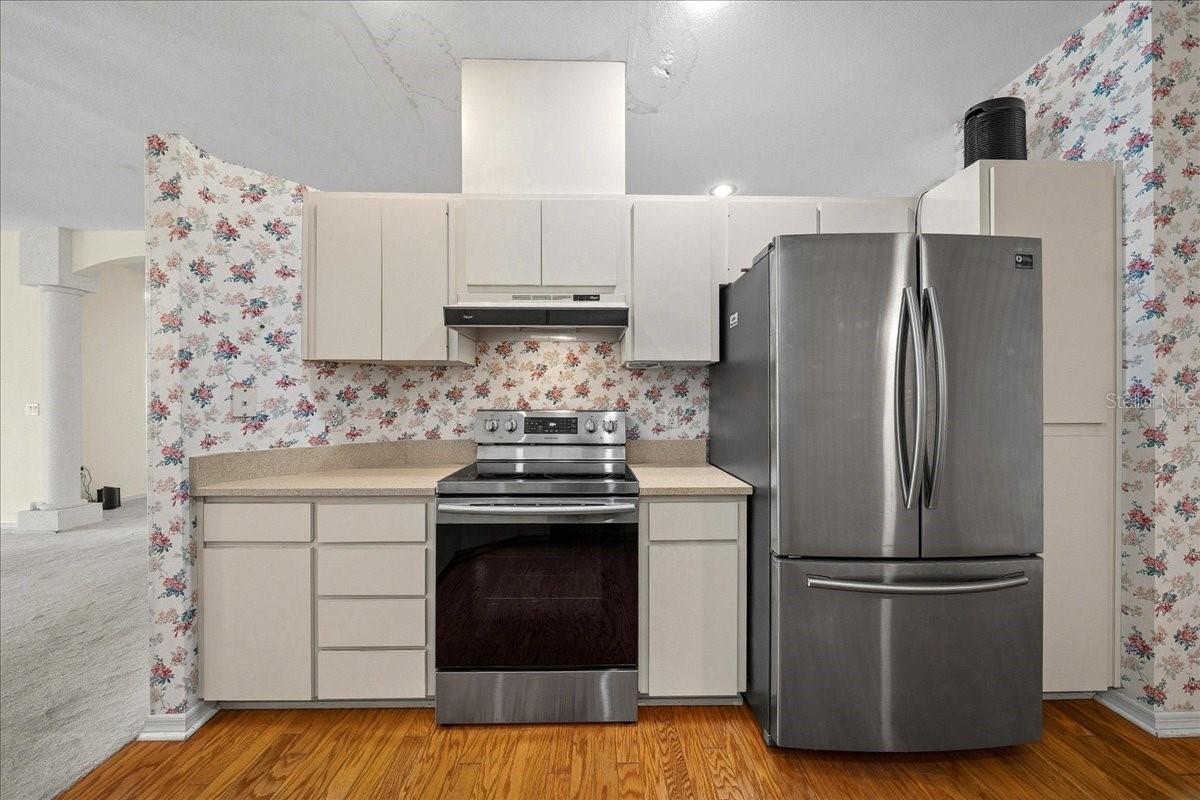 Image 8 of 36 For 6818 Queensbury Lane