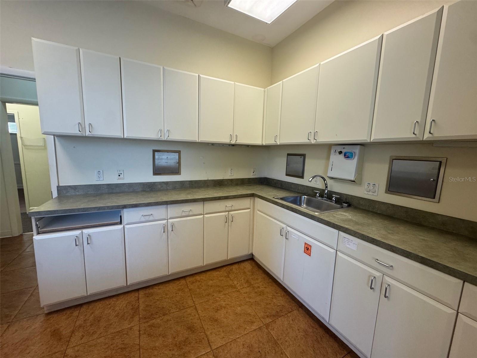 Image 11 of 55 For 1630 18th Street 300