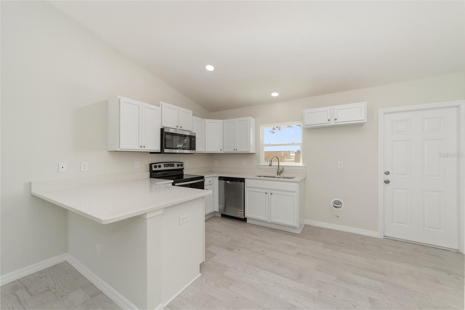 Image 19 of 50 For 12398 102nd Terrace